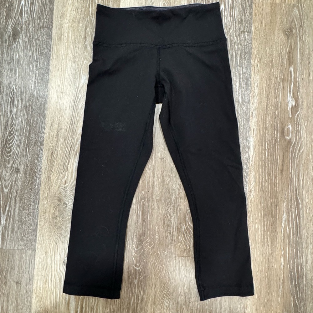 Black Crop Lululemon Leggings